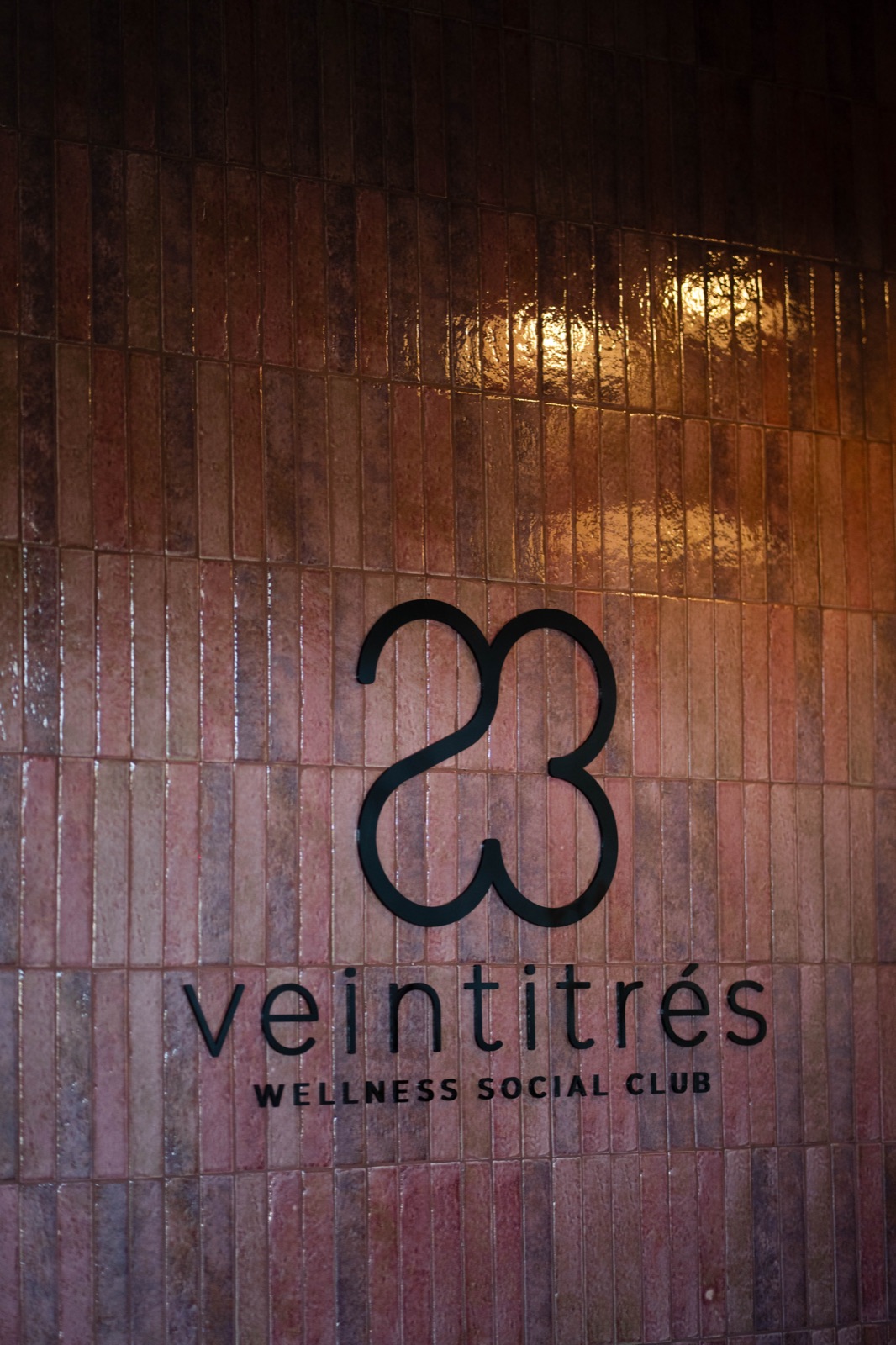 Muro de Veintitrés Wellness Social Club