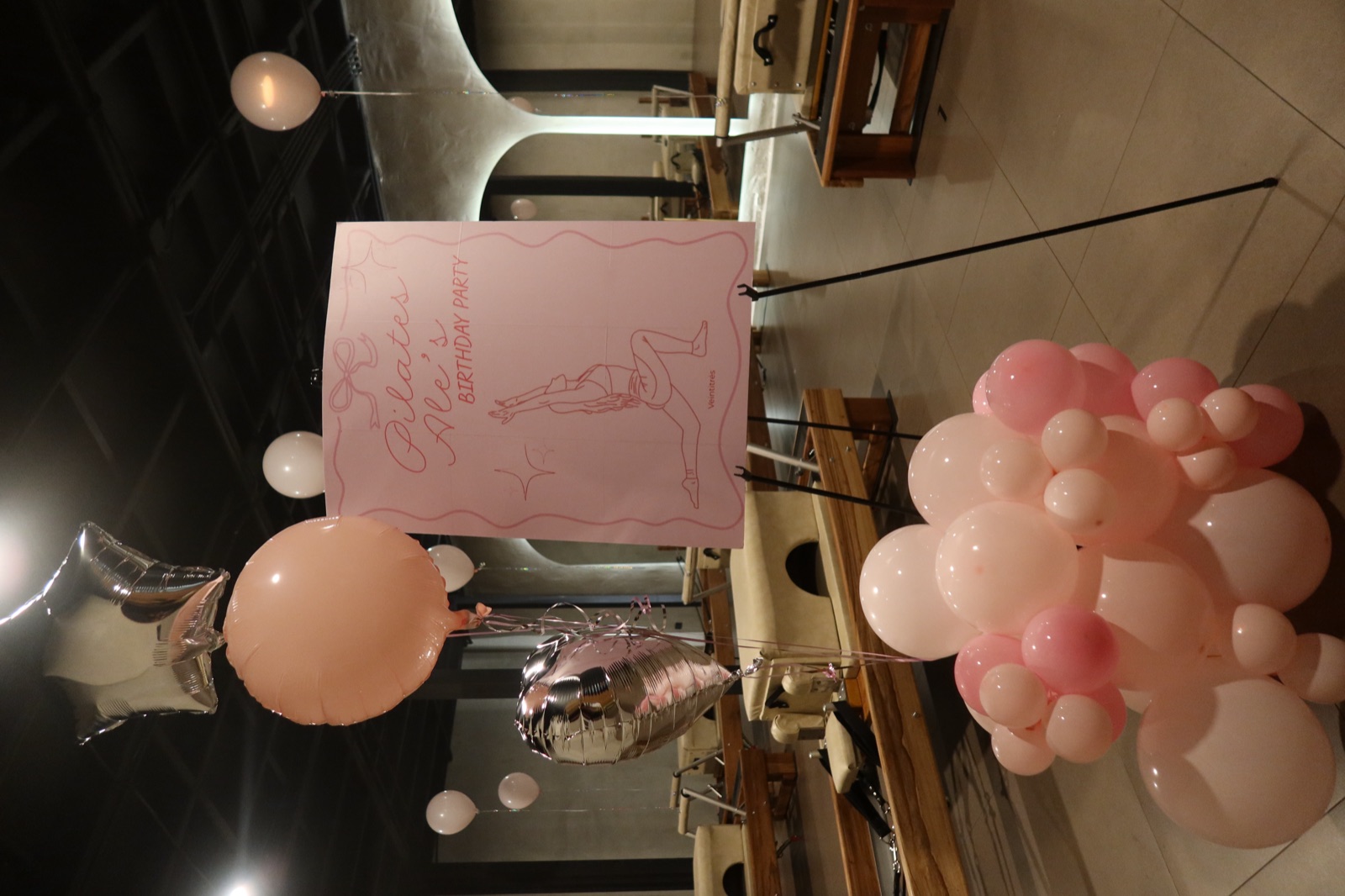 Decoración para una celebración en el estudio de pilates
